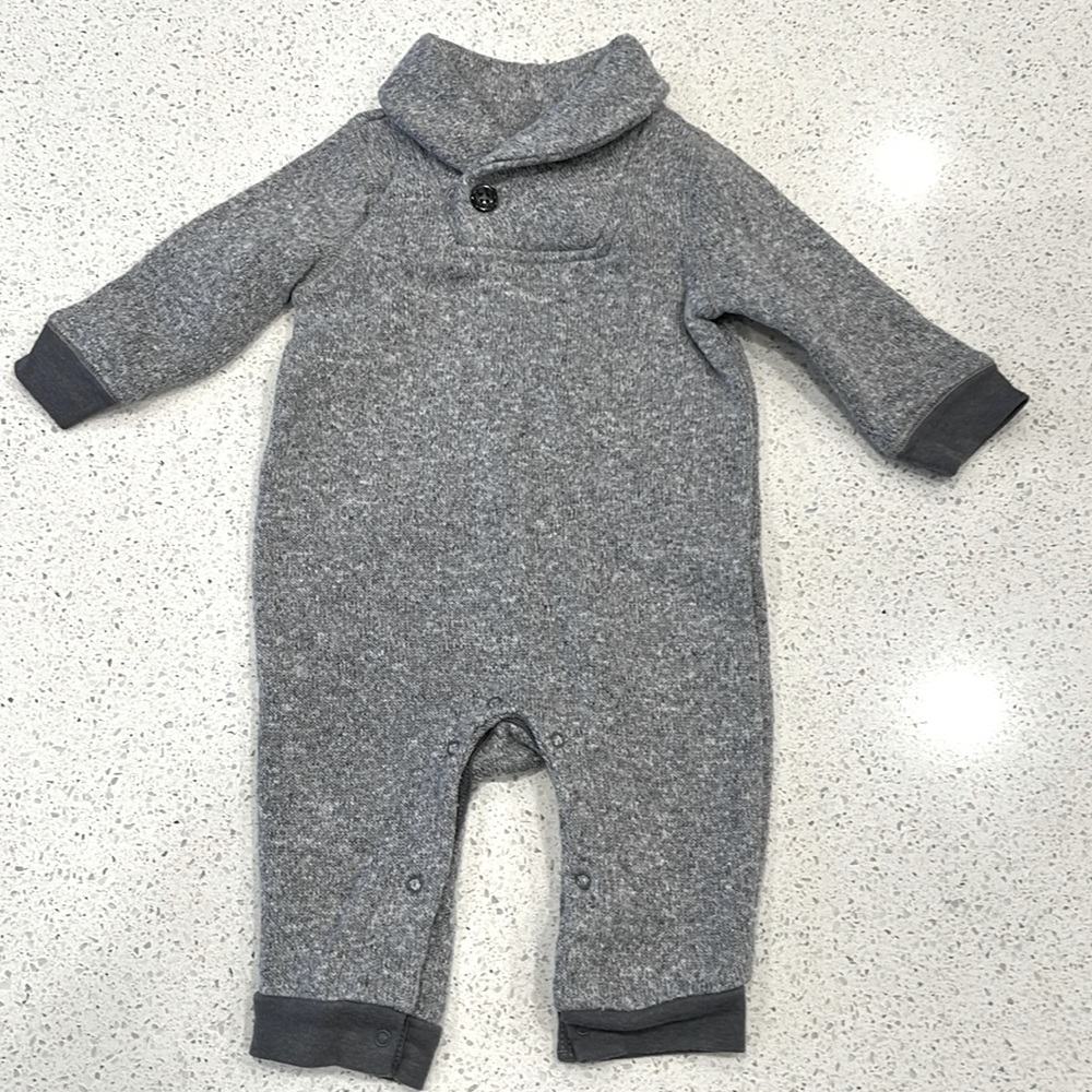 Old navy one piece fleece sweater jumpsuit infant size 3-6 months